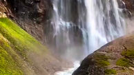 این آبشار گردشگران را به سوئیس می کشاند + فیلم
