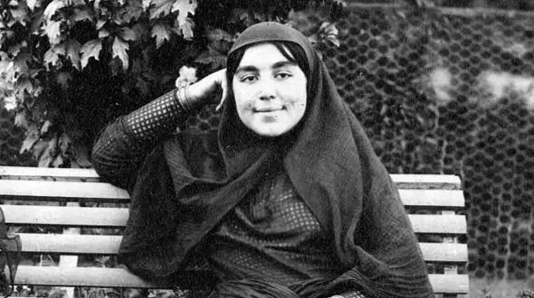 سفر به تاریخ؛ «فخرالتاج، نوۀ ناصرالدین شاه» در 40 سالگی در حال انداختن ترشی