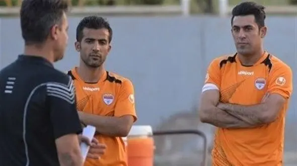 زهیوی: برخی بازیکنان پرسپولیس خیال می‌ کنند خیلی بزرگ هستند؛ می توانستم به پرسپولیس گل بزنم!