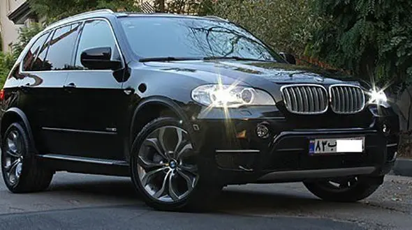 کشف BMV میلیاردی قاچاق با پلاک جعلی در بندر خمیر