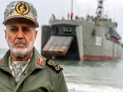 عکس /  سفر به تاریخ؛ «سردار رشید» با لباس تشریفاتی نظامی در کنار «محسن رضایی و رحیم صفوی»؛ سال 69 