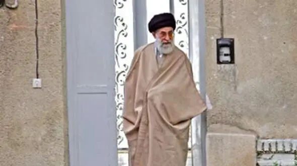 عکس ها / نگاهی به چیدمان خانه‌ای که رهبری انقلاب و همسرشان زندگی مشترکشان را در آن آغاز کردند / ساده اما دلنشین  