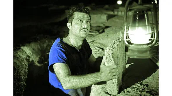 فیلمنامه نویس معروف کارگردان شد