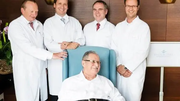 تقدیرخانواده طالبانی از تیم پزشکی ایرانی 