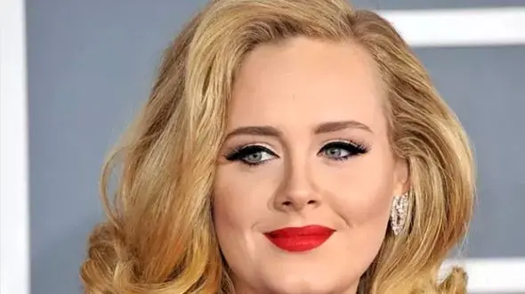 لباس شب حسرت برانگیز ادل معروف ترین  خواننده زن جهان ! + عکس ها و بیوگرافی ادل