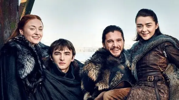 کوچ دسته جمعی ستاره‌‎های "بازی تاج و تخت" به صحنه‌های تئاتر +عکس