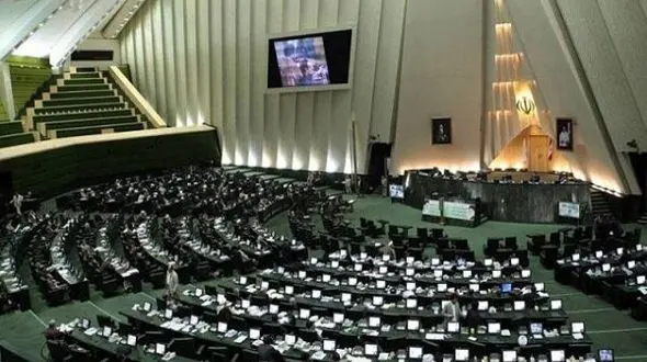 مجموع حقوق و دریافتی ماهانه نمایندگان مجلس به ۱۰۰ میلیون تومان می‌رسد؟