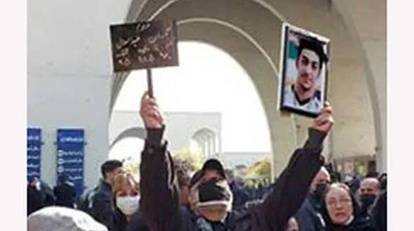 تلخ ترین عکس از آرمان و مادرش / صبح امروز در بهشت زهرا چه گذشت؟