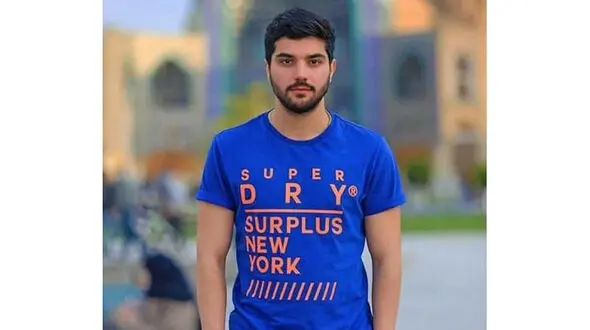 عکس مخفی از خانم جذاب دست در دست سینا مهرداد  / عمرا حدس بزنید کیست ؟!