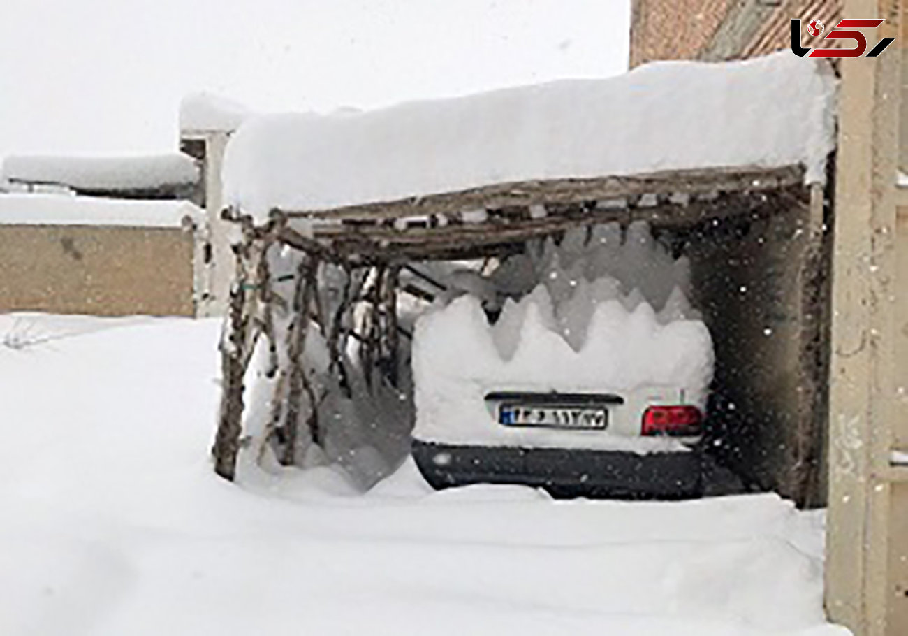 زیر برف ماندن خودرو در  پیرانشهر + فیلم