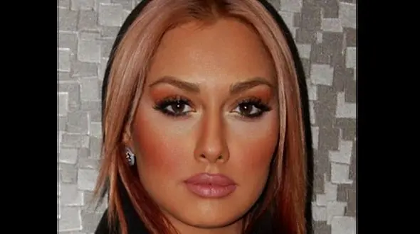 صدف طاهریان در خارج / عکس خانم مدل ایرانی بدون آرایش!