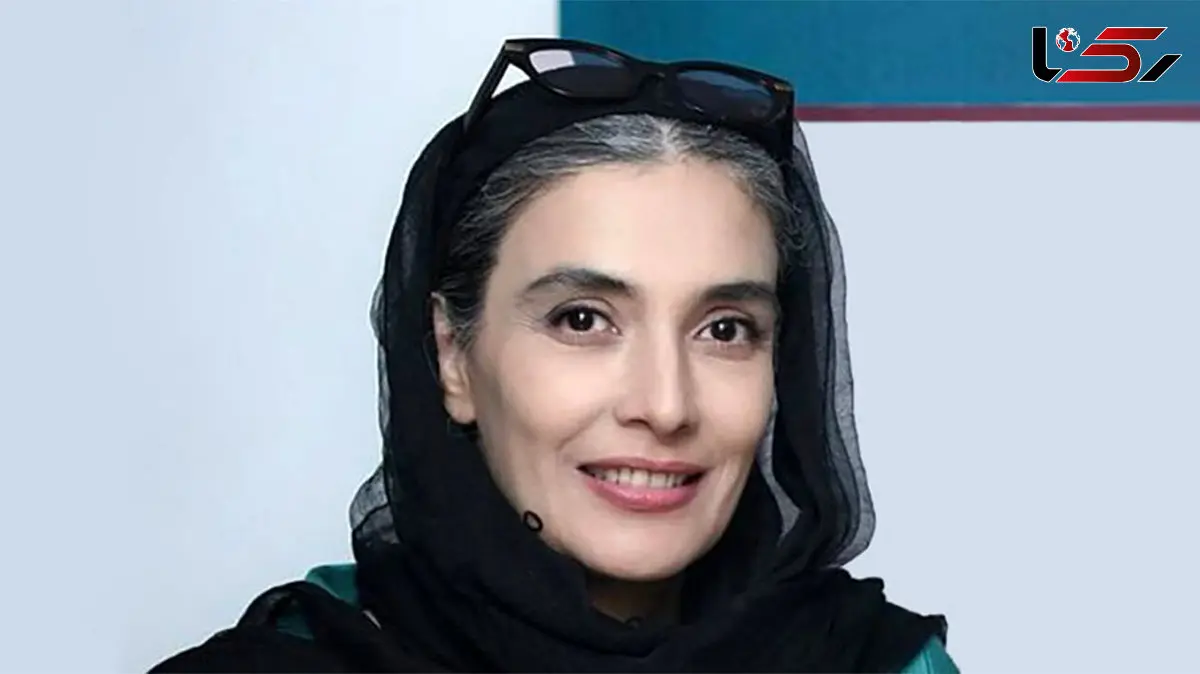 استایل سراسر مشکی لیلا زارع در افتتاحیه نمایش پسرش مورد توجه قرار گرفت / سادگی شیک لیلا زارع