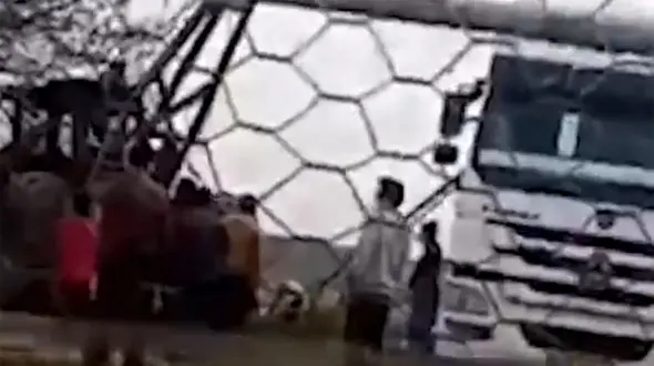 فیلم محل حمله به نگهبان شکنجه گر 2 دختر بچه گنبدی + جزئیات 