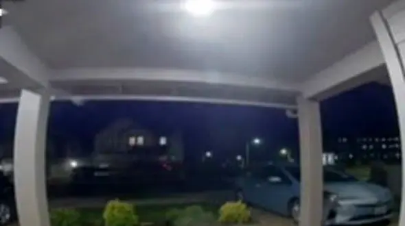 فیلم پرواز یک وانت از خیابان به داخل یک خانه / جنون سرعت فاجعه بار شد 