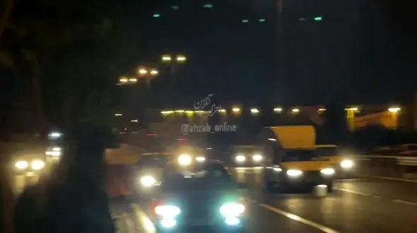 آتش سوزی گسترده در فضای سبز حاشیه بزرگراه حکیم تهران+ فیلم