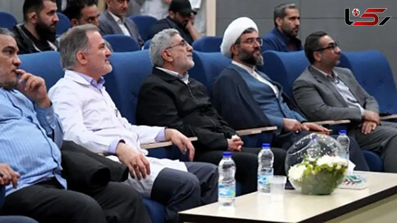 سردارقاآنی با لباس شخصی در بیمارستان