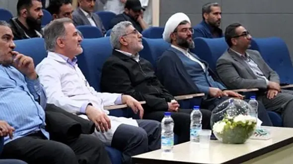 سردارقاآنی با لباس شخصی در بیمارستان