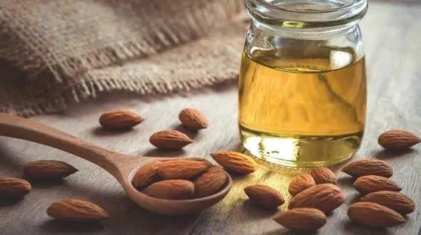 مبارزه با خشکی مو با نسخه های خانگی