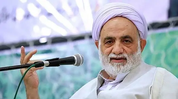 عکسی تلخ از محسن قرائتی در دانشگاه تهران /  ویلچرنشینی روحانی خوش خنده !