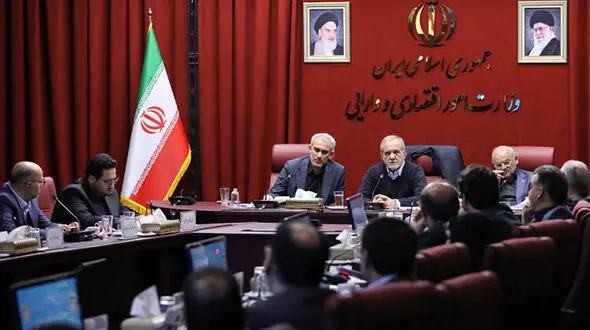 پزشکیان : پیش از آنکه صدای بازاریان و مردم را در خیابان بشنویم، پیگیر مطالبات آنان باشیم