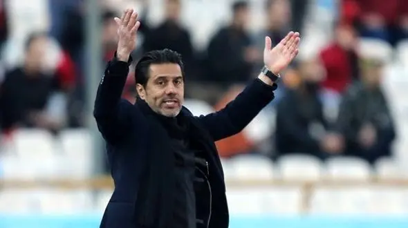 پیروانی: سپاهان برای نیامدن به ورزشگاه بهانه می‌آورد!