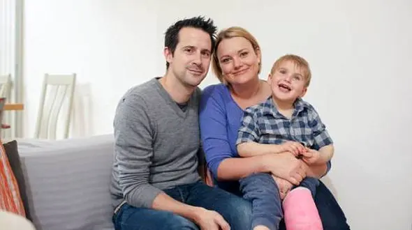 پسر بچه سه ساله ای که هرگز گریه نمی کند+ عکس