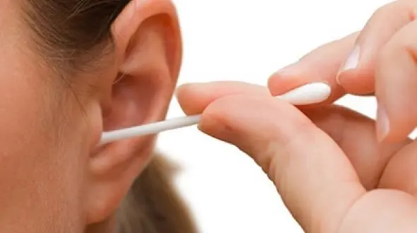 4 راهکار ساده برای تمیز کردن جرم گوش