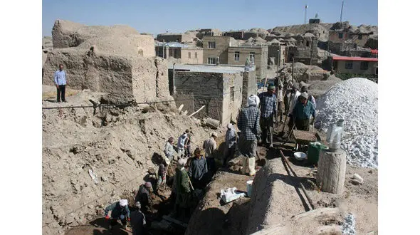 ترمیم مسجد تاریخی روستای خشک در شهرستان قاینات با مشارکت مردم