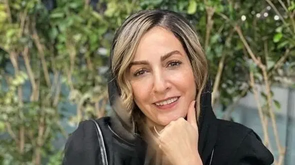 فیلم / شقایق دهقان: ما خانم بازیگرا فقط 3 رنگ لباس می تونستیم بپوشیم / لباس گشاد، آرایش قدقن/ نشستن روی مبل دونفره با یک مرد واویلا بود