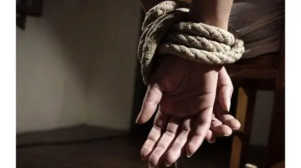 زن و مرد مسلح در آجودانیه تهران خانوده ای را گروگان گرفتند / ساعتی پیش رخ داد