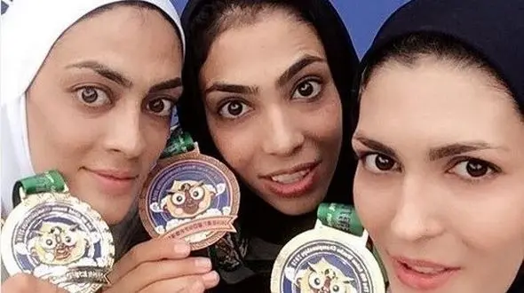 فیلم / شهربانو منصوریان کارگری می‌کرد تا خرج درس  خواهرها و برادرشو بده/ ما با پول کارگری مادر و خواهر به اینجا رسیدیم ...ما نه رانتی داشتیم نه....