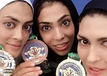 فیلم / شهربانو منصوریان کارگری می‌کرد تا خرج درس  خواهرها و برادرشو بده/ ما با پول کارگری مادر و خواهر به اینجا رسیدیم ...ما نه رانتی داشتیم نه....