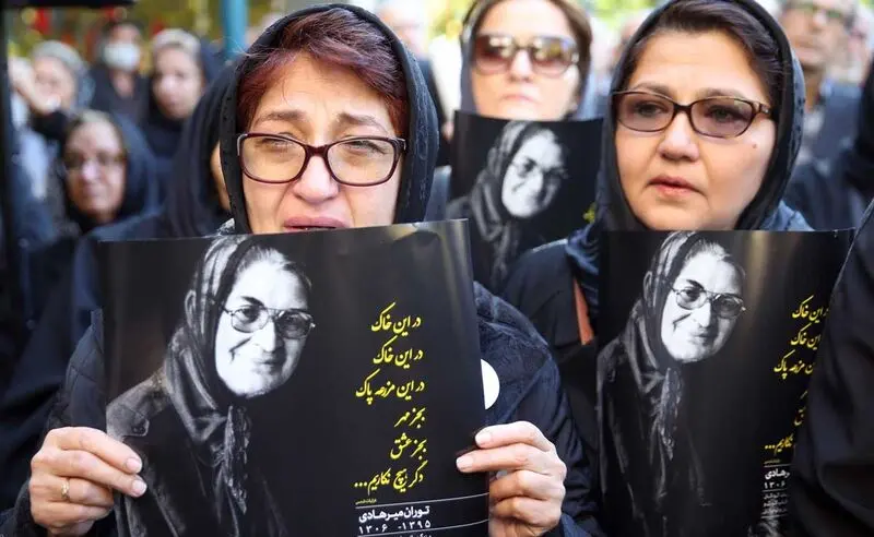 خاکسپاری توران میرهادی