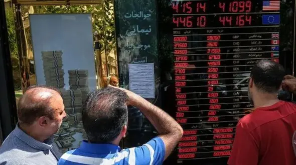 چرا قیمت طلا در بازار جهانی بالا رفت اما در ایران سقوط کرد؟