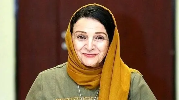 گلاب آدینه : نقش من در راه است