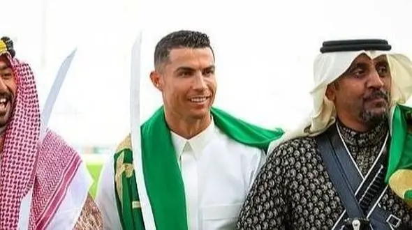 مداح معروف ایرانی خطاب به رونالدو: من از تو درخواست دارم تا روی پیراهنت برای منجی بنویسی و قسم به روزی که عیسی هم با او برمی‌گرده و...