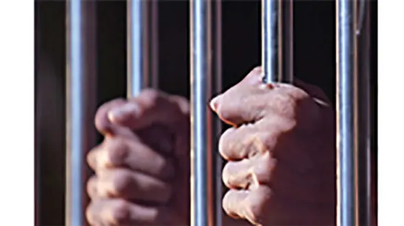 قاچاق اسلحه قهرمان پر افتخار ایرانی را پشت میله های زندان انداخت