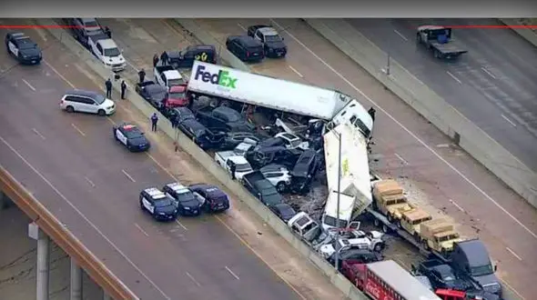 فیلم لحظه تصادف شدید در تگزاس آمریکا + عکس