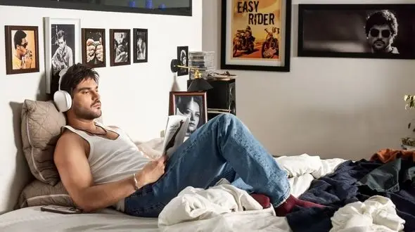 فیلم/ سینا مهرادبازیگر و مجری صدا و سیما شد /  حالم خوب نیست 2 ماهه نخندیدم