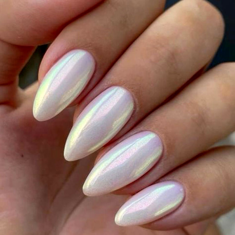 طراحی ناخن کروم آینه ای سفید