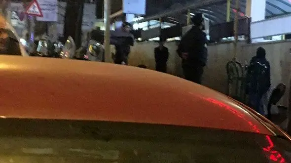 رییس جمهوری با چشمانی اشکبار  بیمارستان تجریش را ترک کرد+عکس مقابل بیمارستان