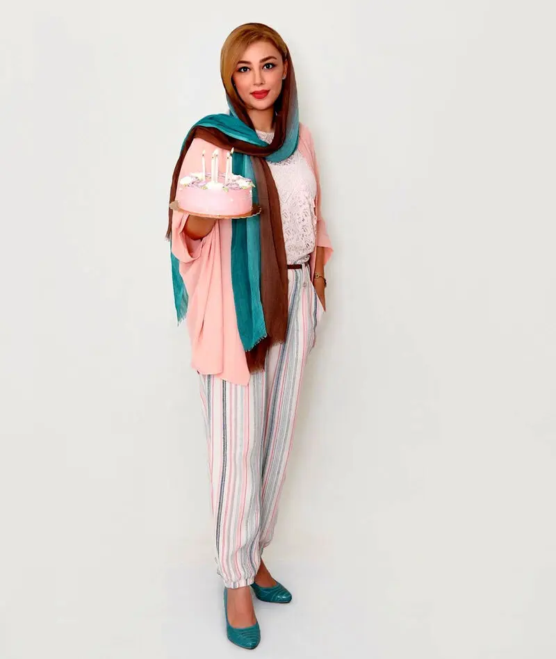 مونا غمخوار