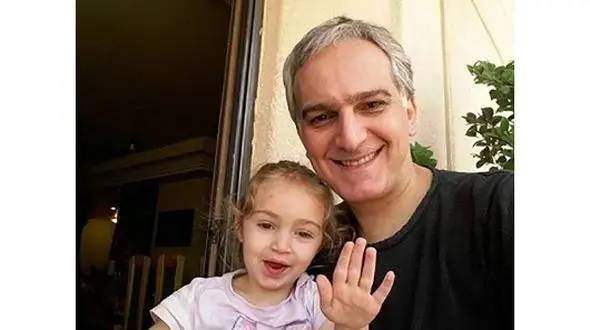 فیلم خوانندگی و رقص شاد بیژن بنفشه خواه / با تو پرشورو‌ نشاطم تو‌هیاهوی نگاتم + موزیک ویدئو