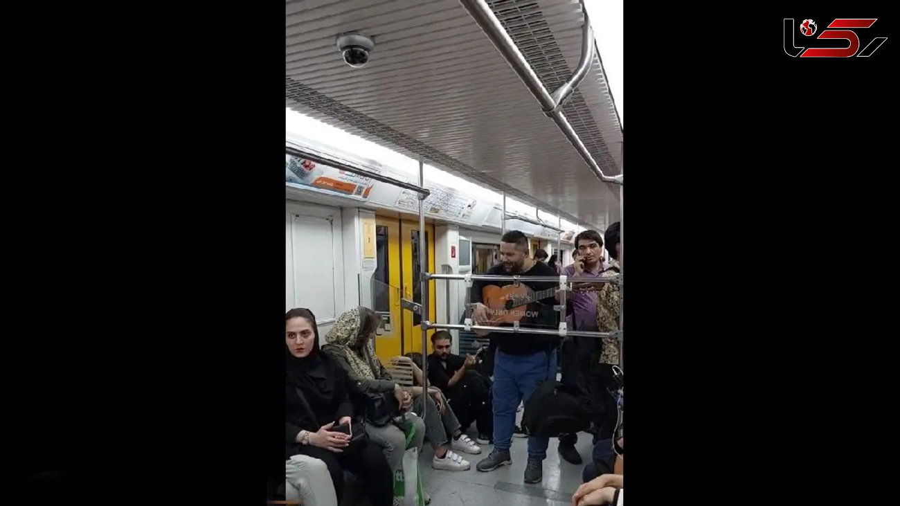فیلم آوازخوانی محشر مسافر جوان در متروی تهران ! / ترانه مادر اشک همه را درآورد !