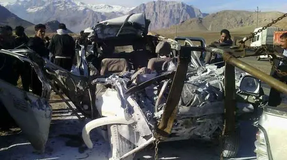 مرگ وحشتناک 3 تن در حادثه رانندگی در جاده هرسین + عکس