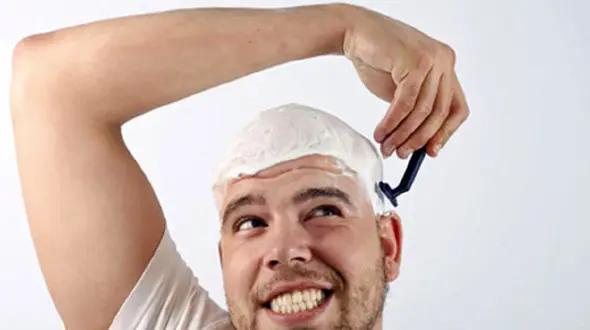 برای رشد موی سر تیغ بزنیم یا نزنیم؟