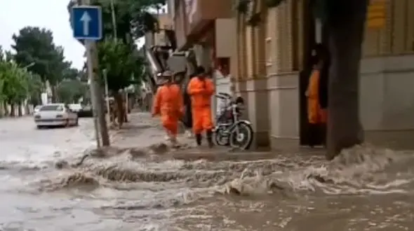 ناپدید شدن 3 خراسانی در سیل شب گذشته تربت حیدریه + فیلم