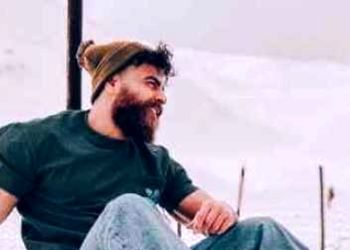 دانلود آهنگ باشکوه معین زد به نام کف تهرون / کف طهرونم ولی غریبم بس که دادن هی منو فریبم + متن آهنگ
