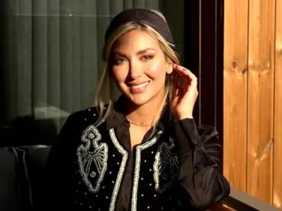 عکس ها / مینا مختاری زیبا سلیقه ترین زن ایرانی  /  استایل های همسر جذاب بهرام رادان با  12 لباس پاییزی  در لوکس ترین لوکیشن ها ...