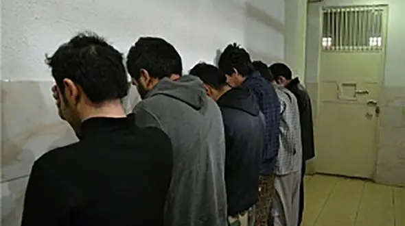 این 6 نفر اطراف قم برای چه حفاری می کردند ؟ +عکس